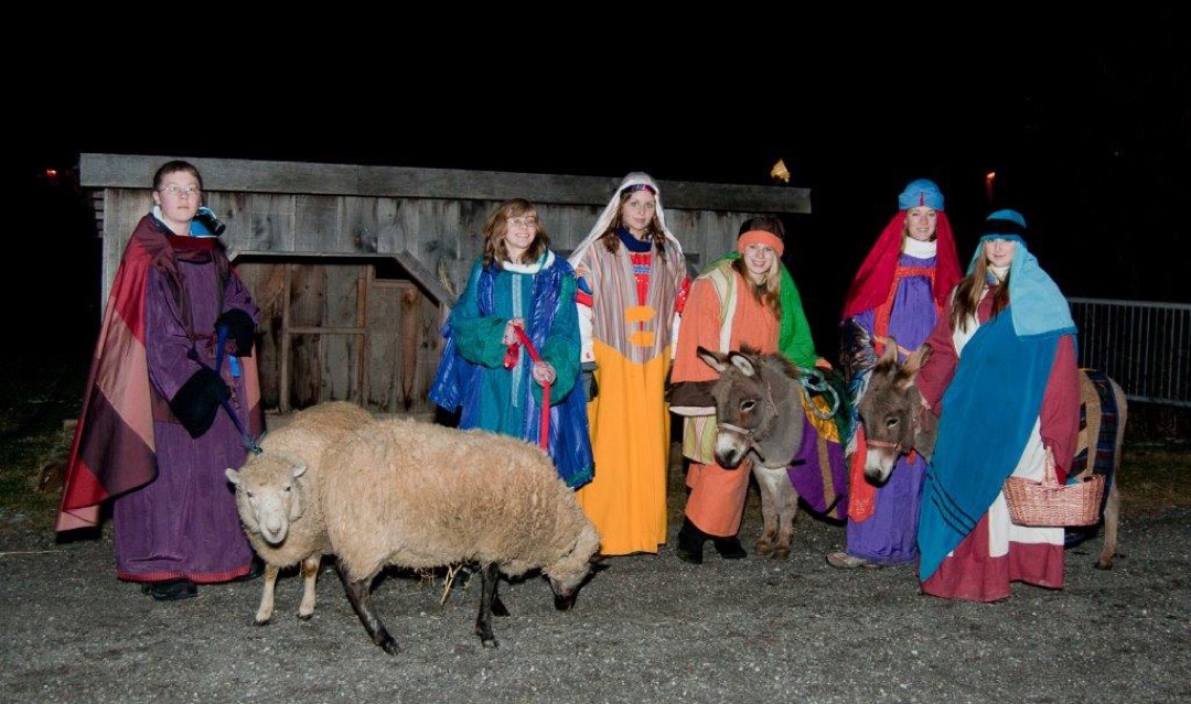 Travelers on their way to Bethlehem