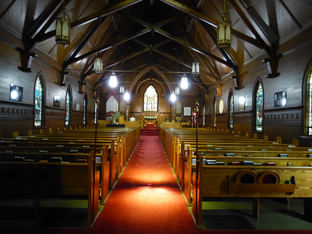 SLB 4 Interior Nave looking toward altar 2017